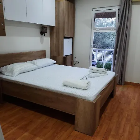 Albanian Garden 1 * Gjilek